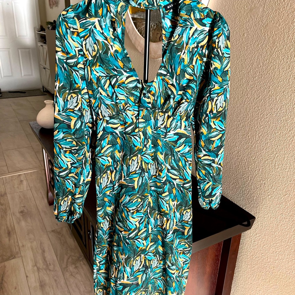 Vibrant Leaf Print Backless Dress